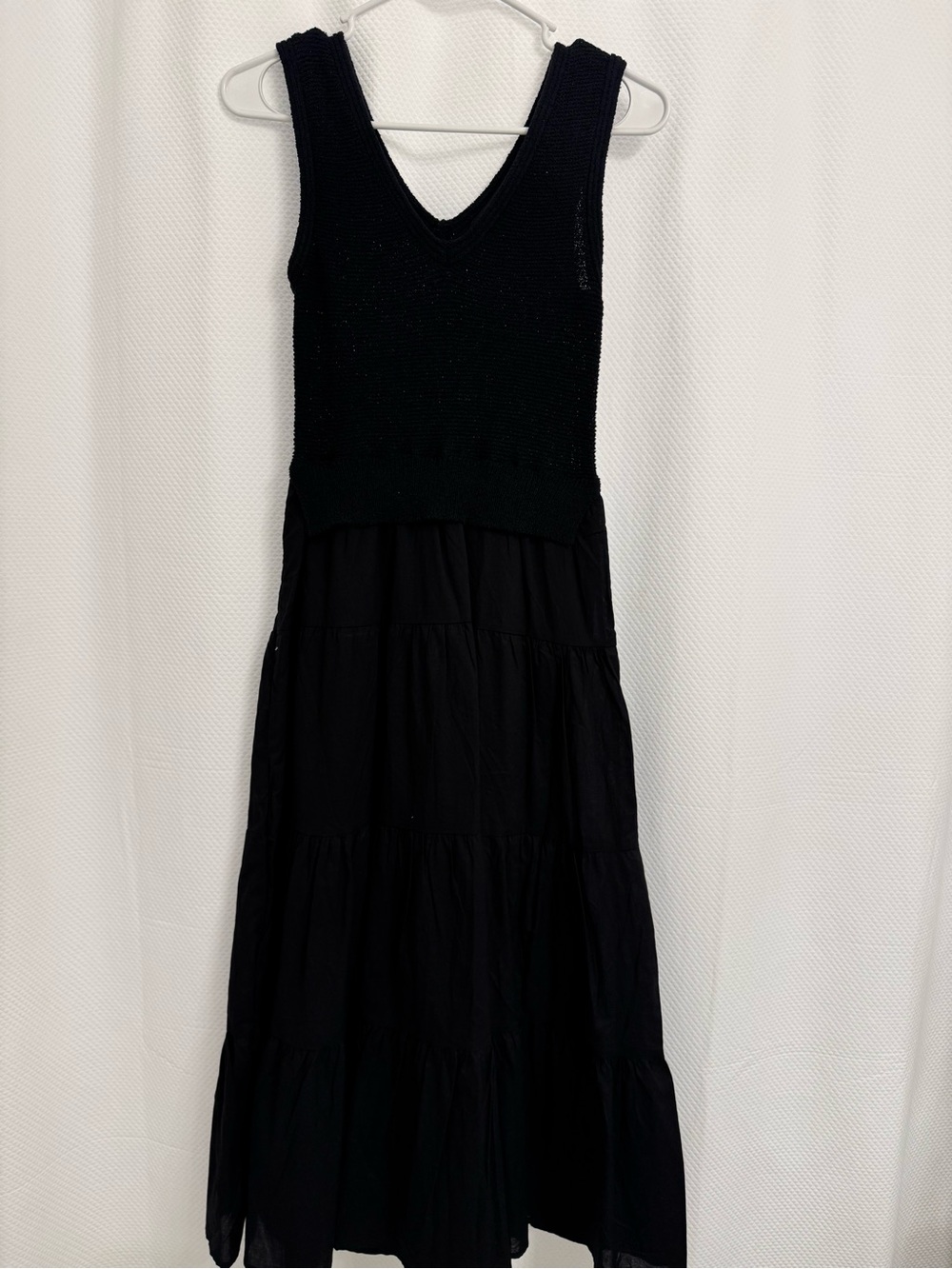 Black Sleeveless V-Neck Maxi Dress